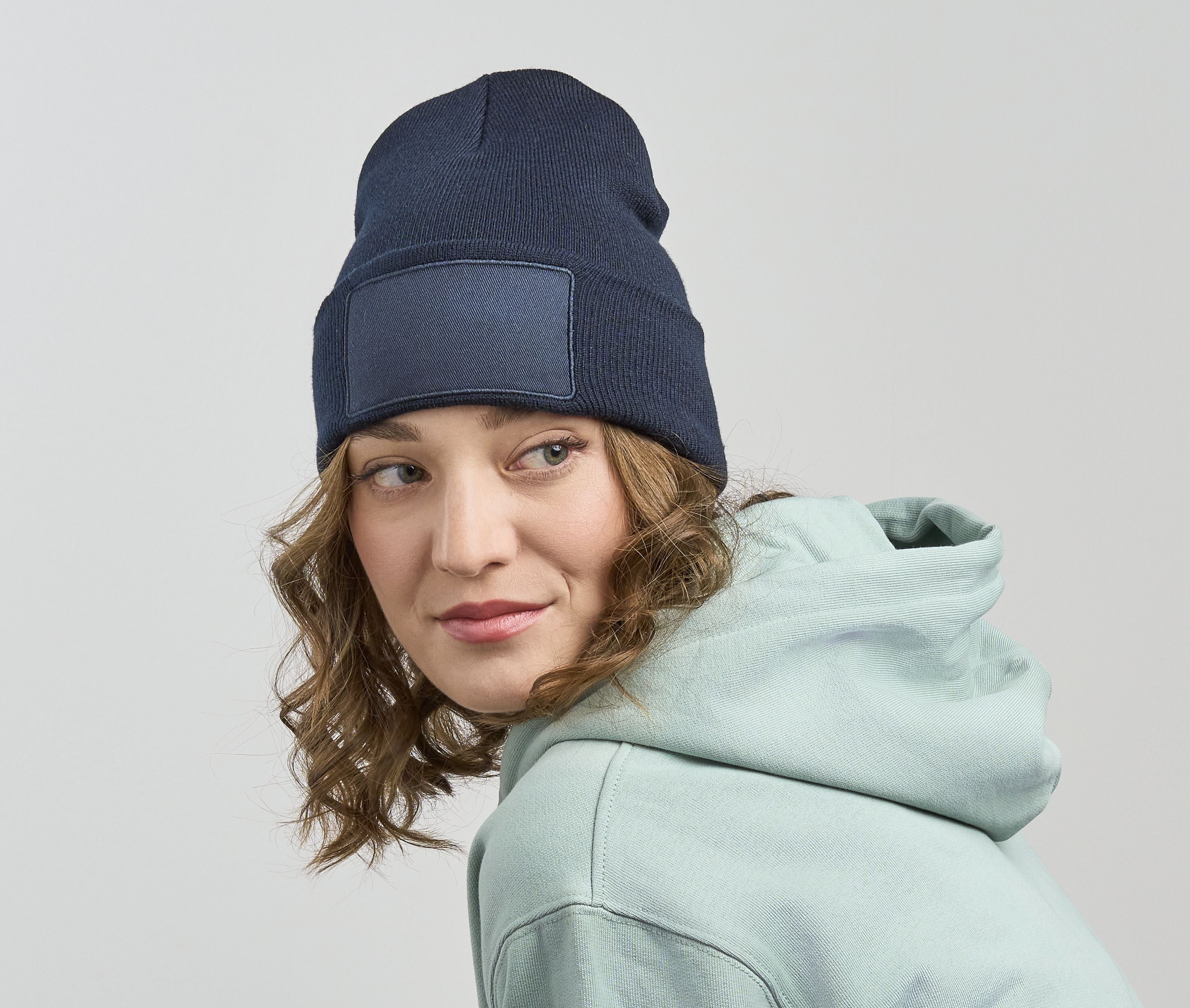 Bonnet avec empiècement pour marquage