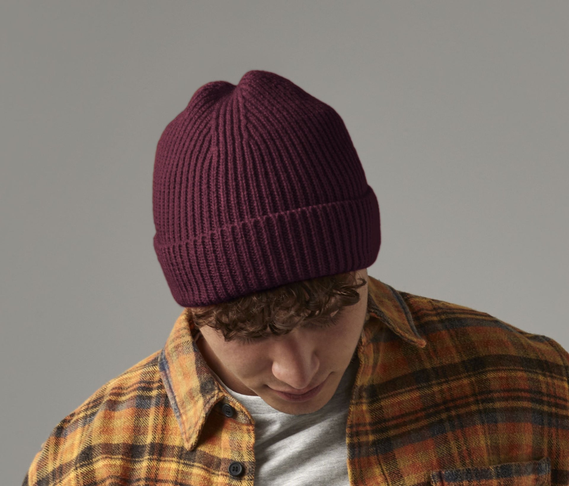 Bonnet en maille côtelée