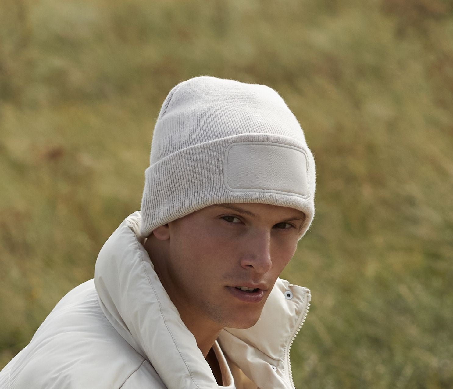 Bonnet avec zone de marquage