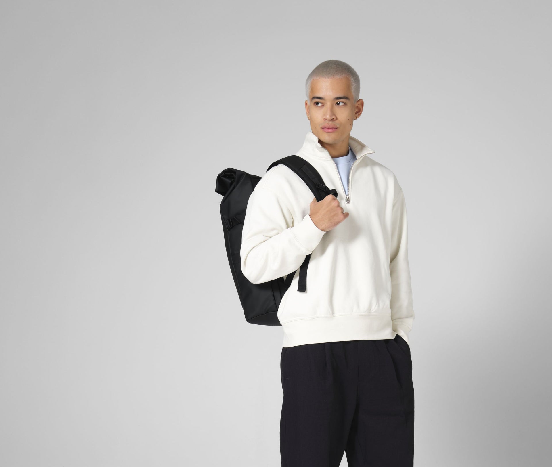Sac à dos avec fermeture à enroulement