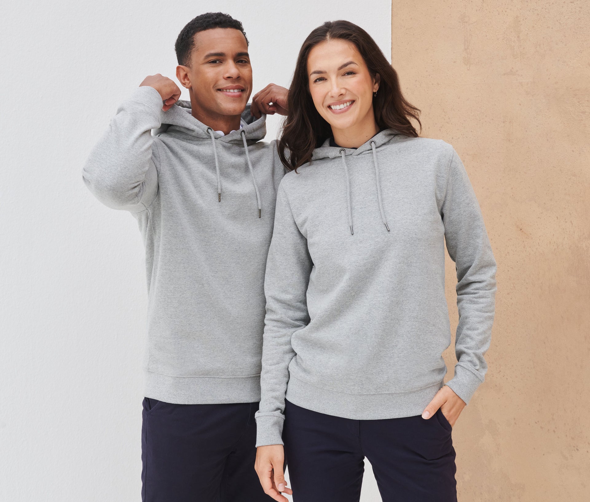 Sweat capuche en coton et polyester recyclés