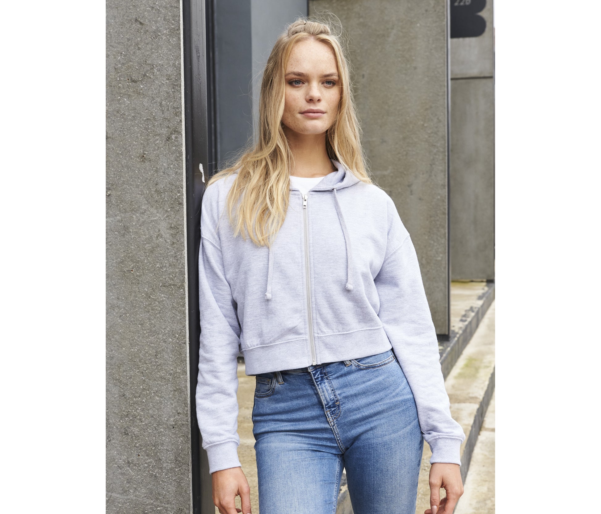 Sweat court zippé femme