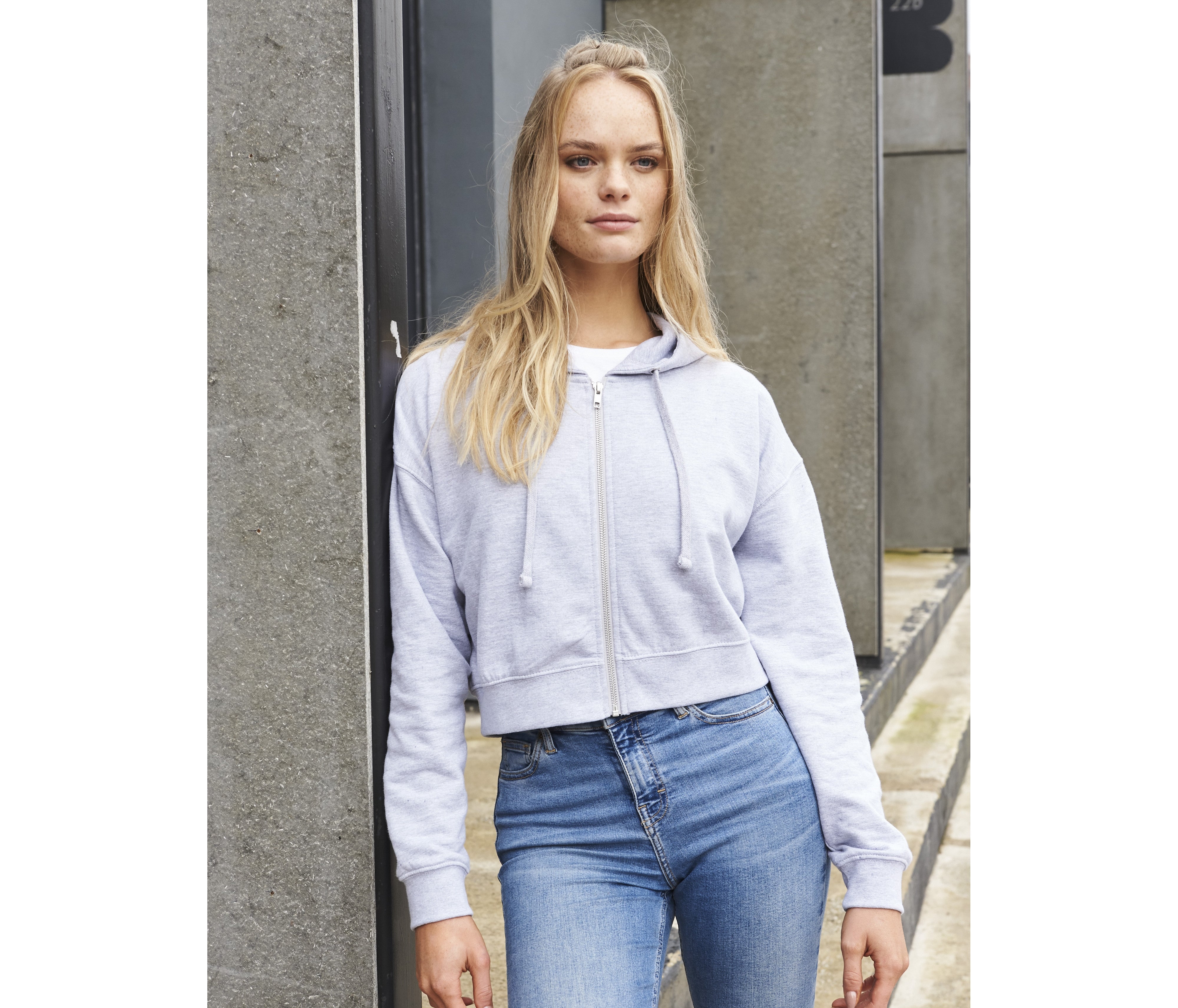 Sweat court zippé femme