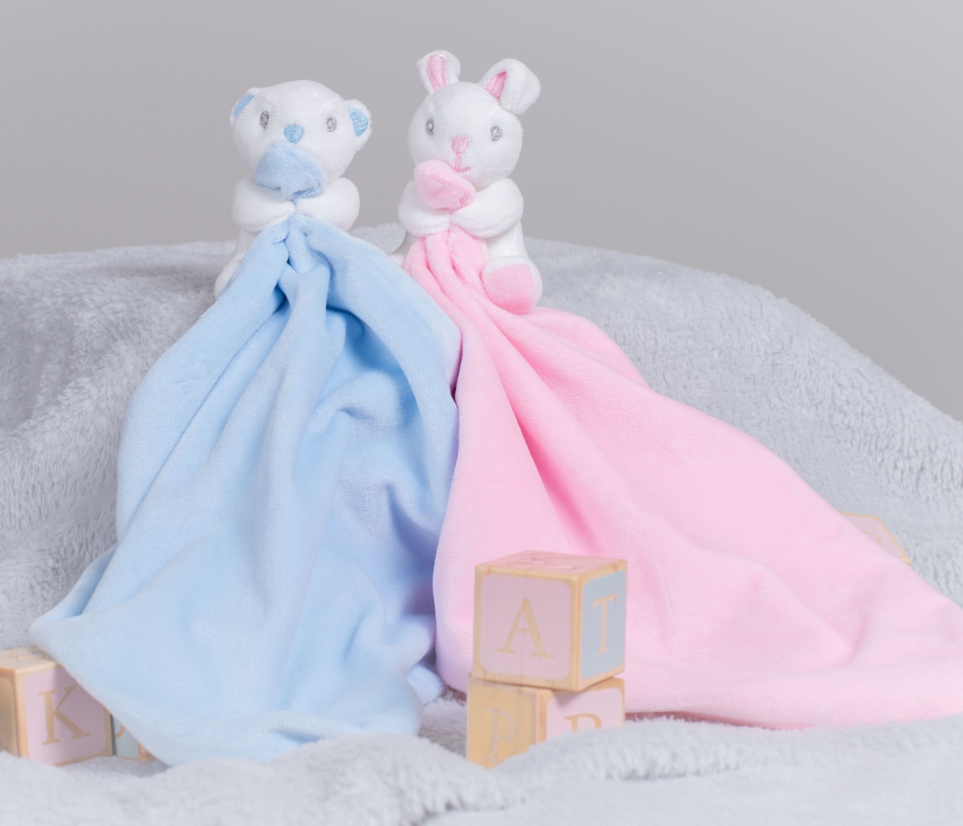 Doudou avec hochet