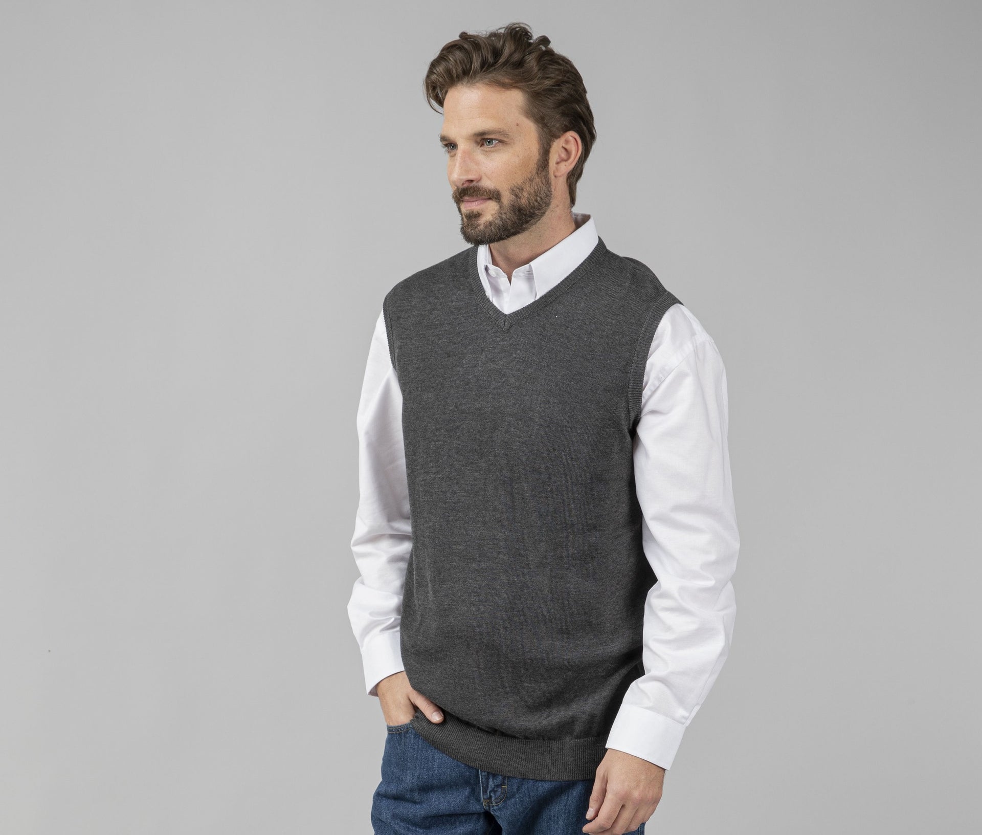 Pull sans manche col V