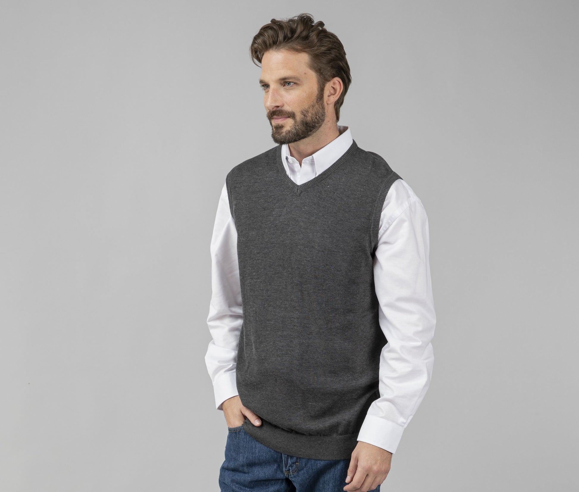 Pull sans manche col V