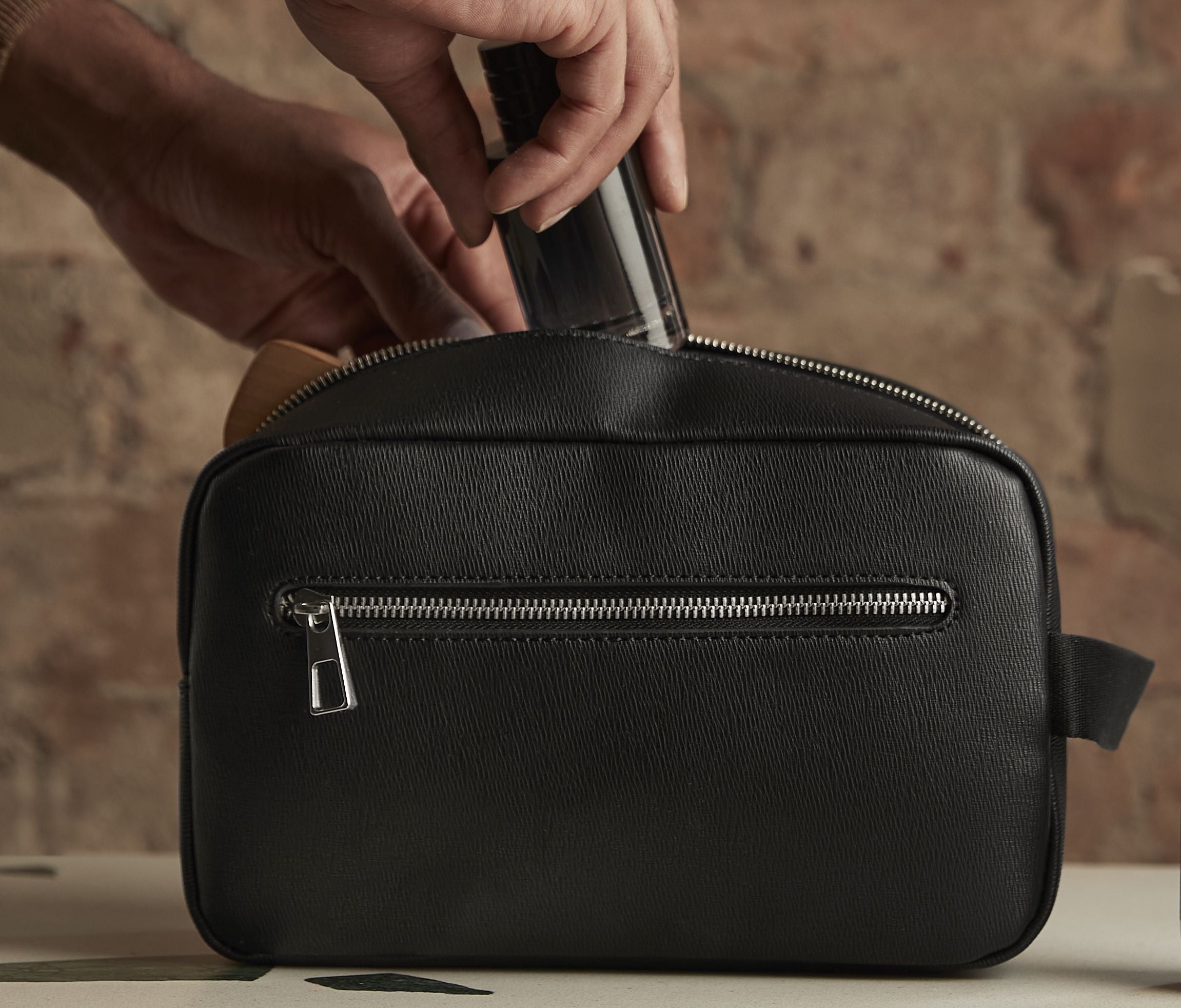 Trousse de toilette en simili cuir
