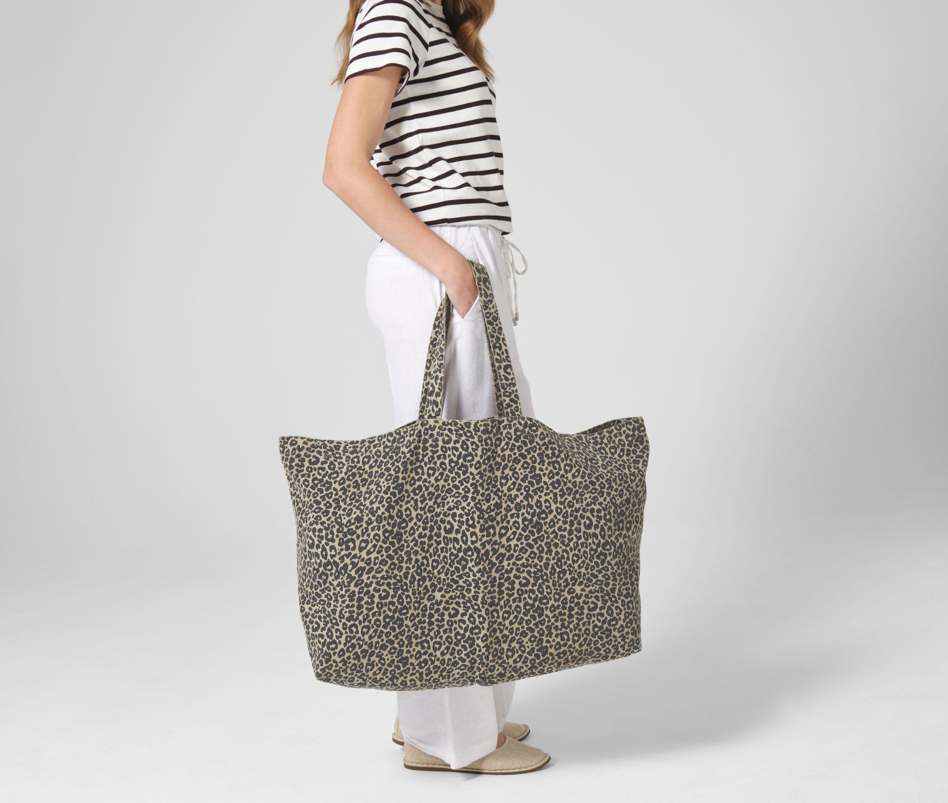 Sac shopping grand volume léopard