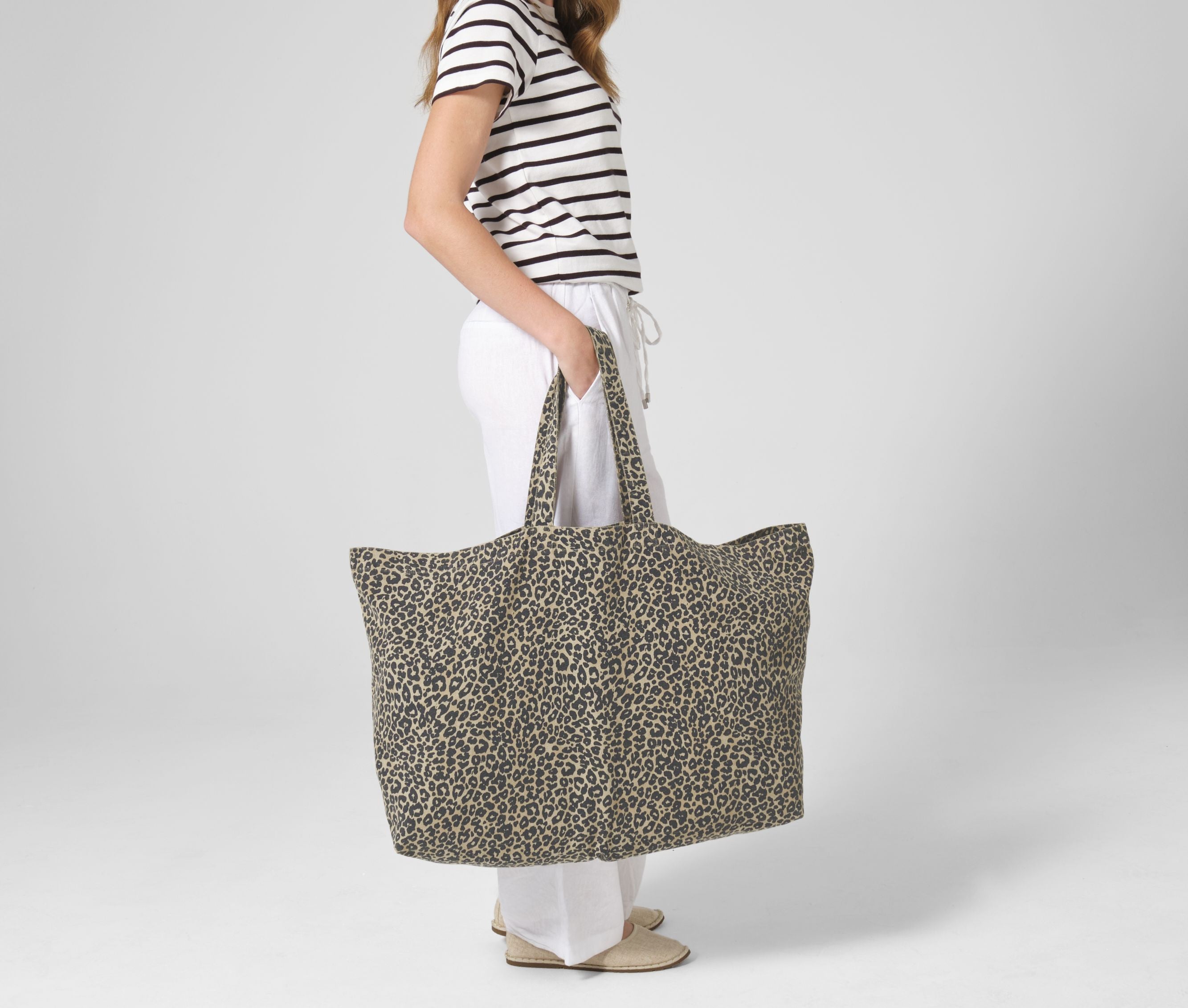 Sac shopping grand volume léopard