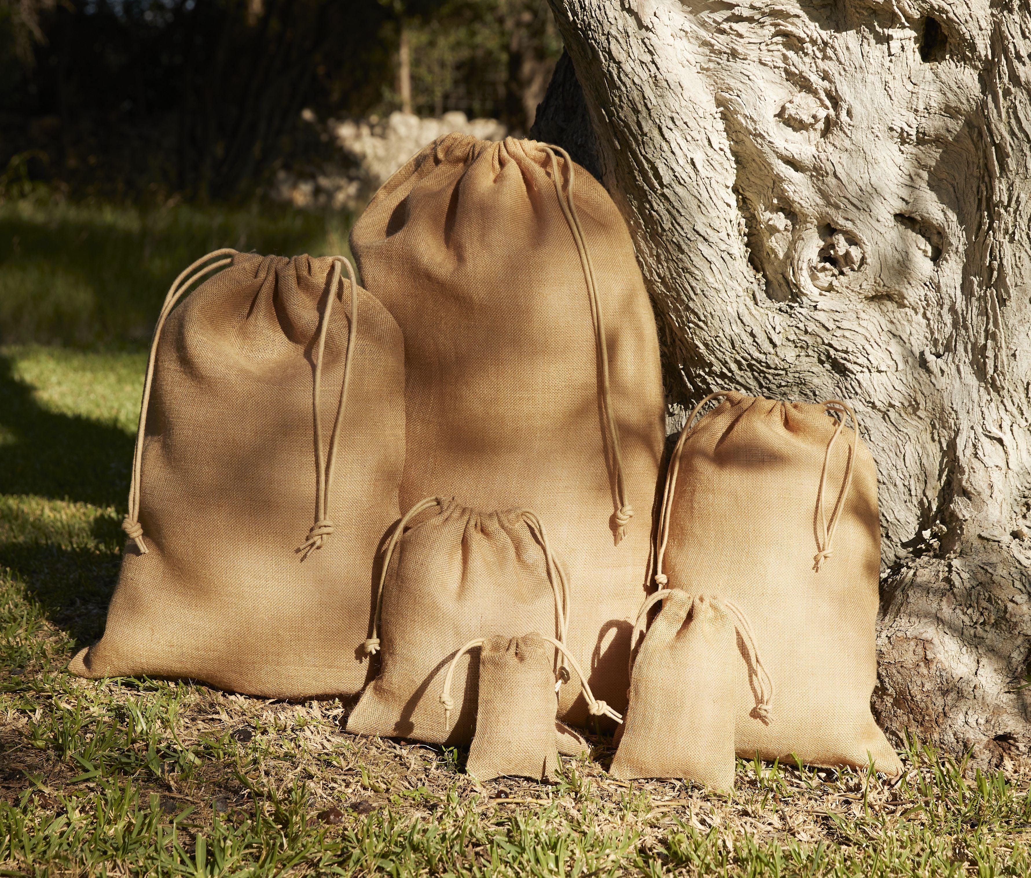 Sac avec cordon en toile de jute